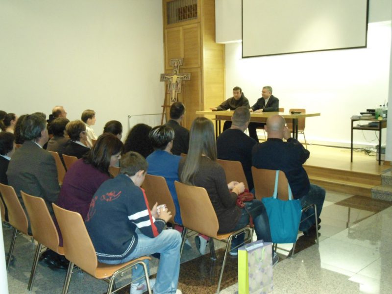 Mons. Jose Rodriguez Carballo susreo se s članovima Frame i OFS-a Mostar