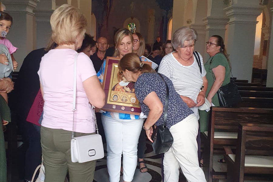 Hodočasnička Ikona kraljice franjevačke obitelji u župi svetog Mihovila Arkanđela Drinovci